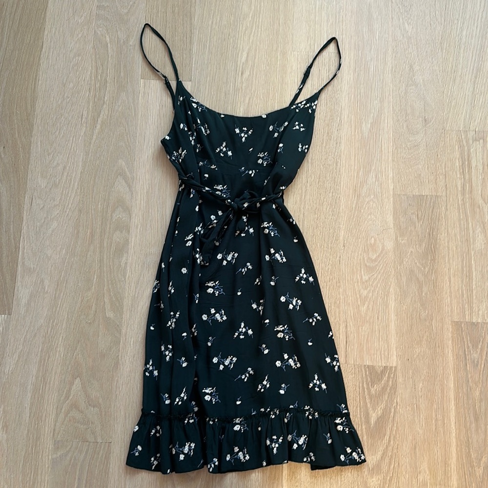 Brandy Melville floral dress